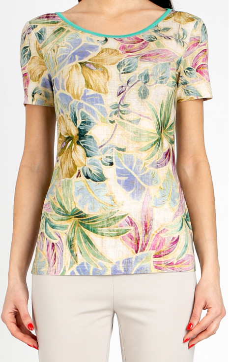 Fitted blouse in sandy beige with delicate floral motifs