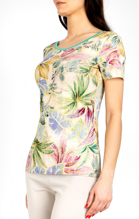 Fitted blouse in sandy beige with delicate floral motifs