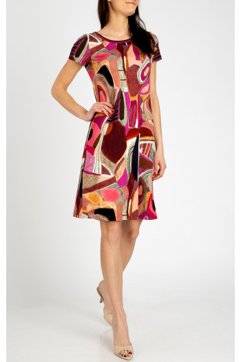 Comfortable knit dress in an abstract print in Brick and Fuchsia