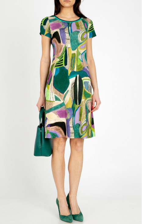 Comfortable knit dress in a dynamic graphic print in Avocado Green and Lilac.