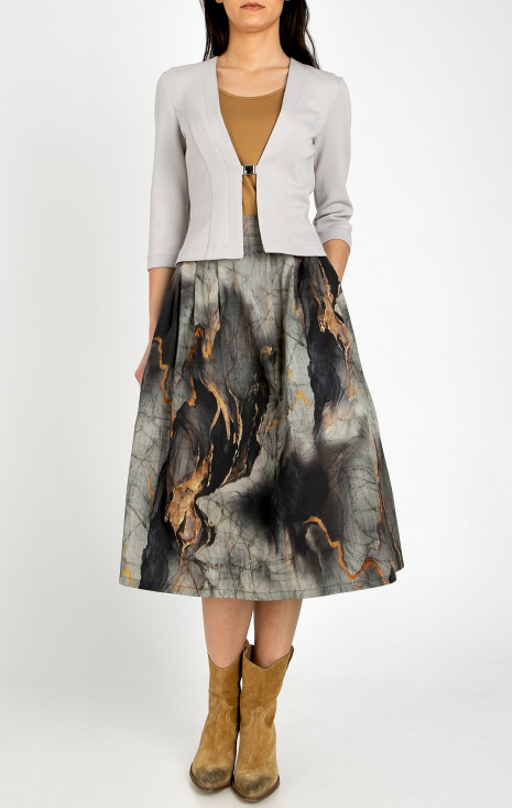 Elegant midi skirt with a floral print in ecru on a black base