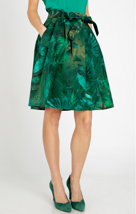 Flared cotton skirt with a tropical print in shades of green