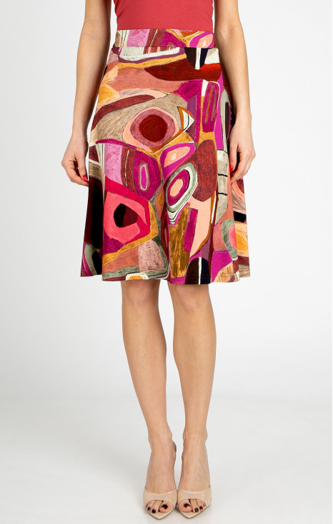 Short flared skirt made of lightweight knit fabric in a graphic print in Brick and Fuchsia