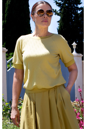 Loose-fit blouse made of cotton with a fine textured finish in Dried Moss