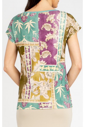 Elegant blouse with an artistic patchwork print [1]