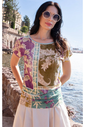 Elegant blouse with an artistic patchwork print
