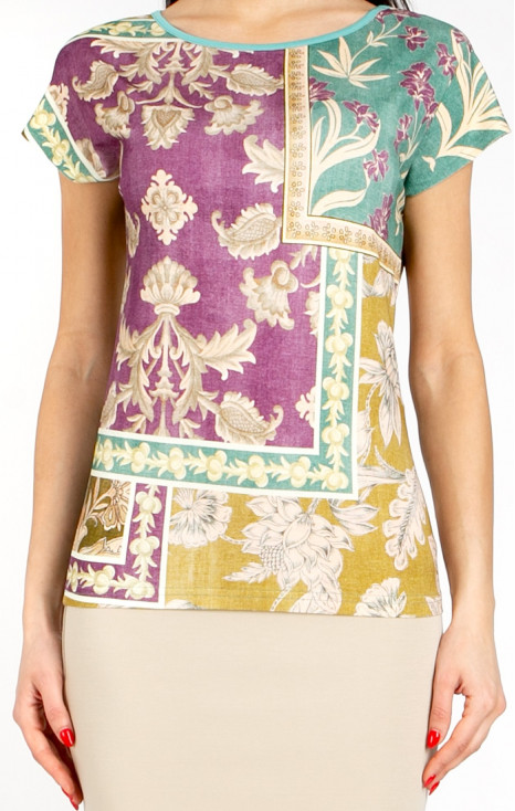 Elegant blouse with an artistic patchwork print
