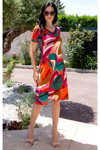 Comfortable summer dress in knit fabric with a dynamic graphic print in vibrant colors [1]